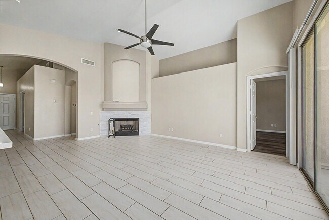 Building Photo - 1331 W Blue Ridge Ct