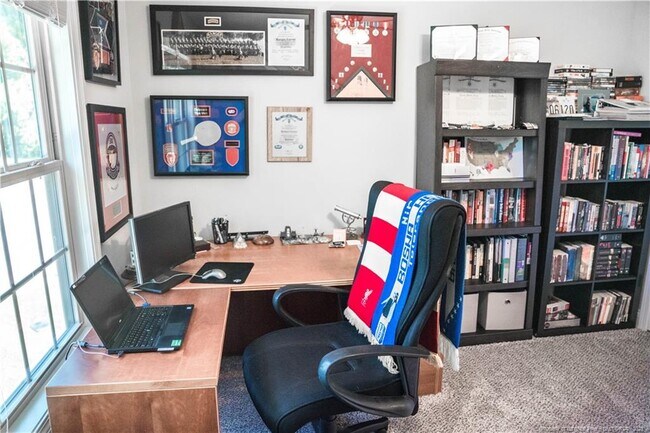 Building Photo - 919 Carolina Ave