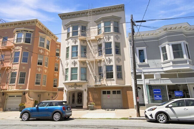 Building Photo - 1734 Greenwich St