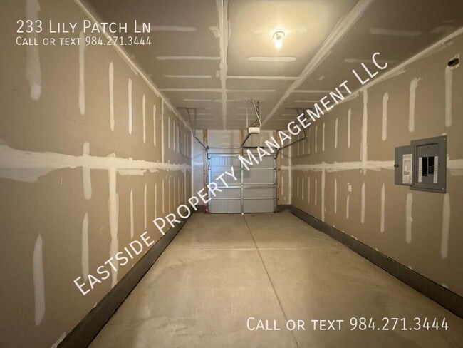 Building Photo - 233 Lily Patch Ln