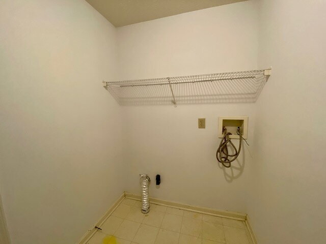Building Photo - Beautiful 4 Bedroom home in Plainfield! Huge Storage!