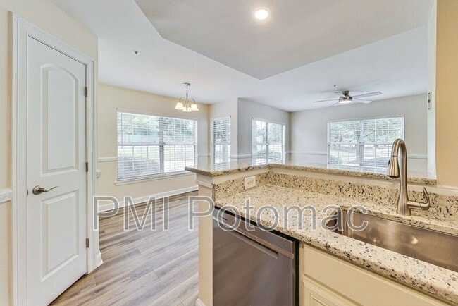 Building Photo - 10301 Westridge Dr
