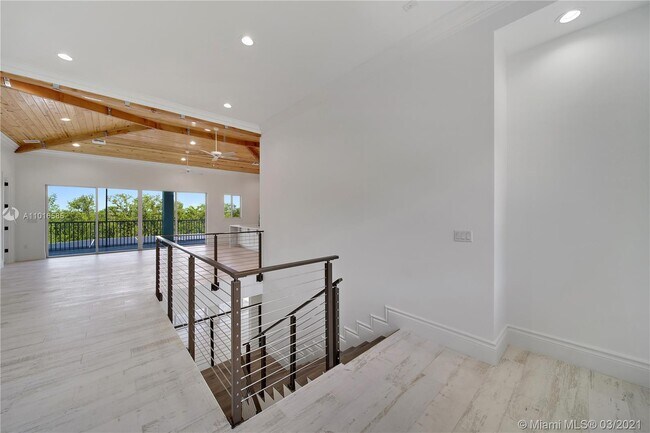 Building Photo - 2 Flamingo Hammock Rd