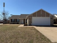 Building Photo - 501 Carl C Senter St