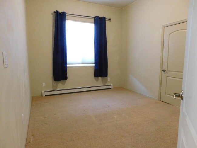 Building Photo - Spacious Duplex in N Grand Junction