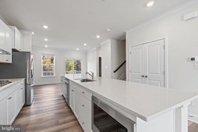 Building Photo - 1722 Water Xing Rd