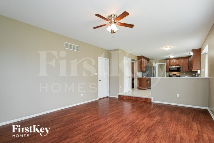 Building Photo - 16727 N Fork Ridge Dr
