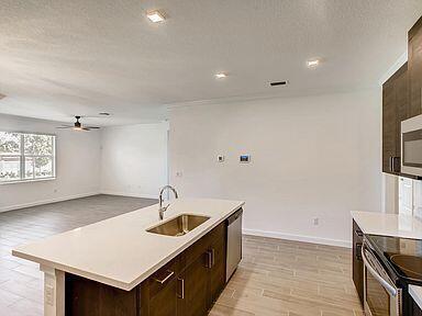 Building Photo - 1343 NE White Pine Terrace