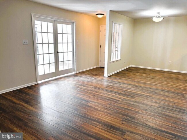 Building Photo - 24 Pickwick Pl