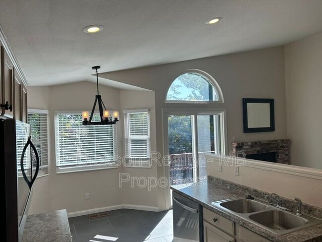 Building Photo - 6164 Greenbrook Dr