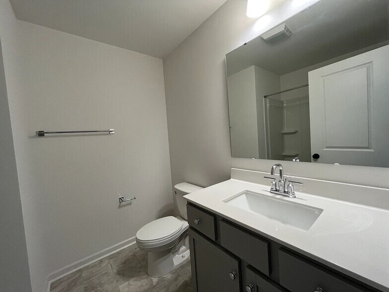 Building Photo - Room in Townhome on Pagebrook Ln