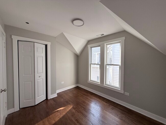 Building Photo - 315 W 111th St