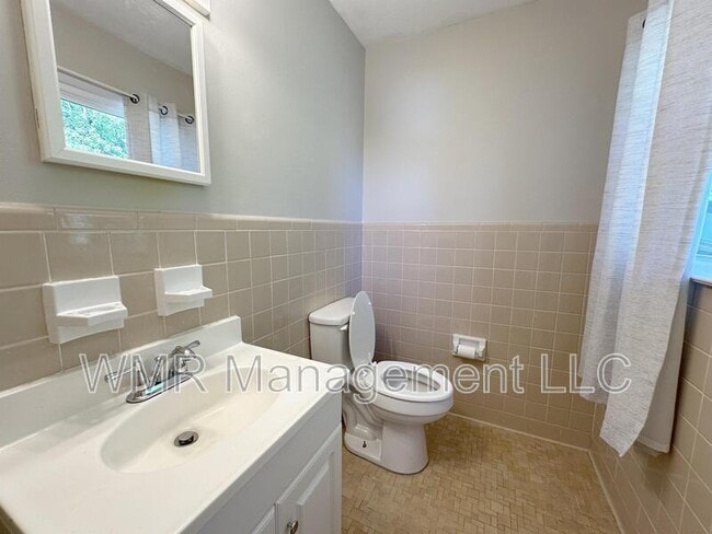 Building Photo - 6602 Winthrop Dr