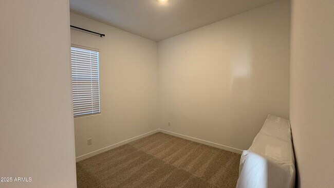 Building Photo - 3240 W Peak View Rd