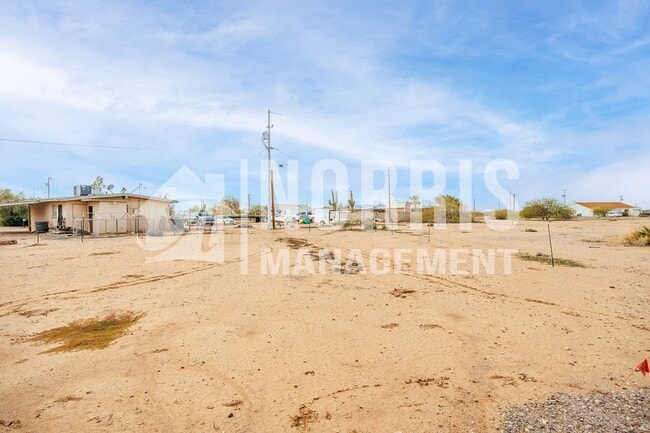 Building Photo - 4020 N Montezuma Dr