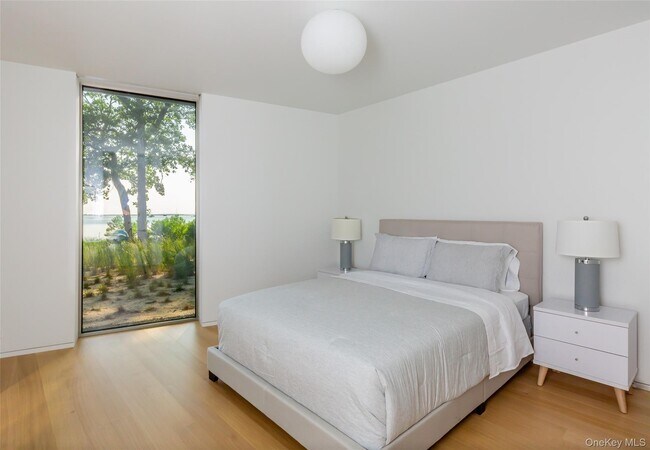 Building Photo - 47L S Ferry Rd