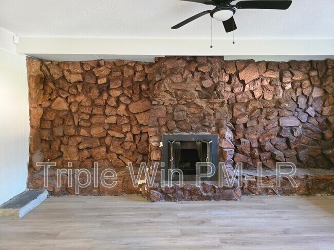 Building Photo - 5505 Crescent Dr