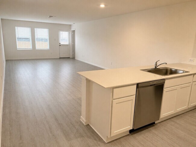 Building Photo - 1520 Sunset Rdg Dr