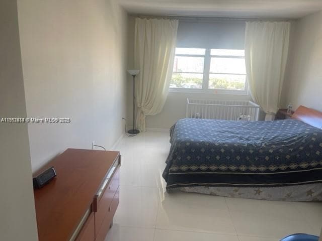 Building Photo - 500 Bayview Dr