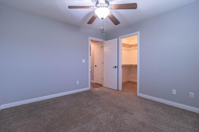 Building Photo - 2705 Iron Gate Dr