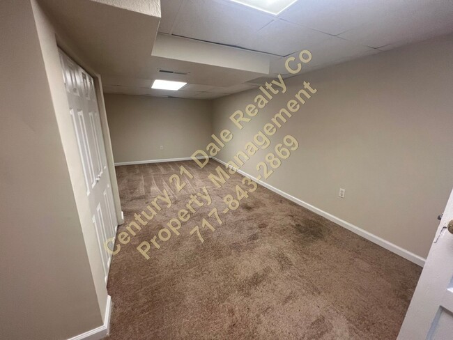 Building Photo - 3 BR, 1.5 baths in Central School District