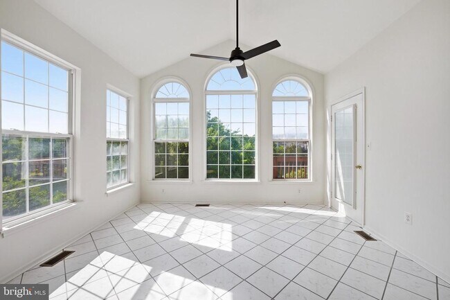 Building Photo - 44094 Saxony Terrace
