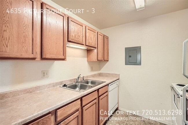 Building Photo - 4635 Picturesque Ct