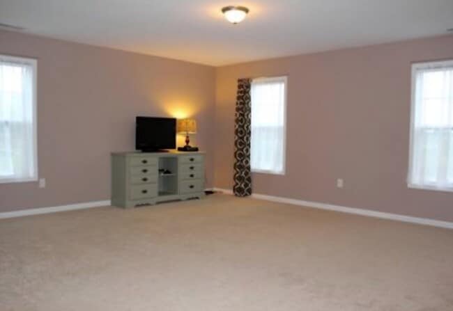 Building Photo - 613 Pecan Grove Loop