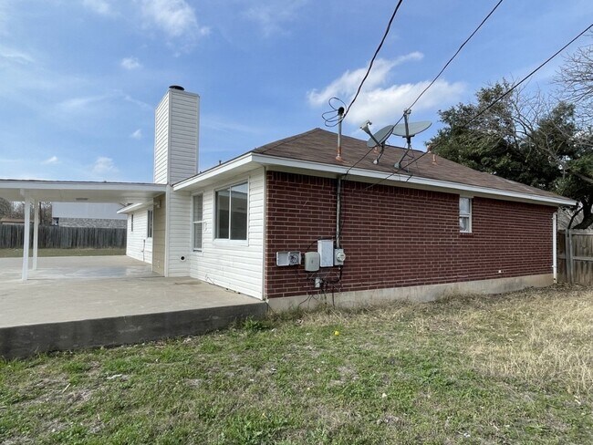 Building Photo - 1505 St Croix Ln