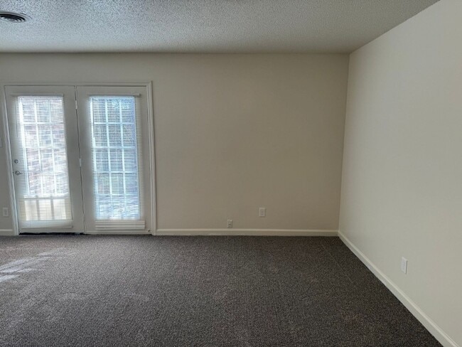 Building Photo - 9100 Parktop Ln NW