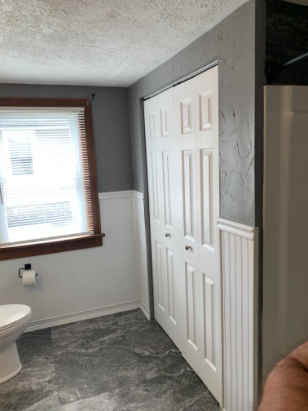 Building Photo - 326 N Bentley Ave