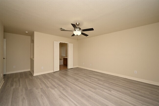 Building Photo - 1506 York Creek Dr