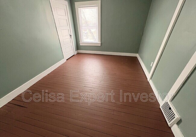 Building Photo - 3731 Webster St