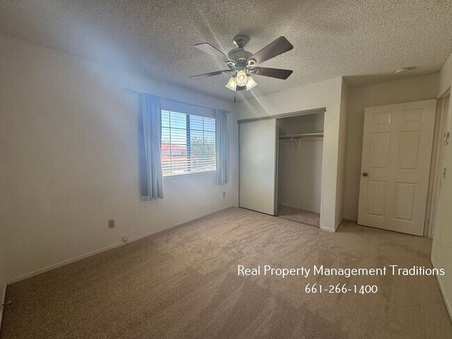 Building Photo - 4 + 3 Pool Home in West Lancaster