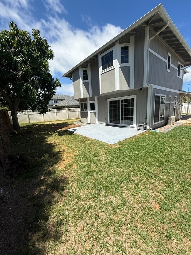 Building Photo - Beautifully Renovated 5-Bedroom Home | Spa...