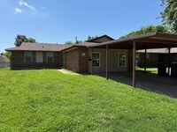 Building Photo - Completely remodeled 3 bed 1 & 1/2 bath ho...
