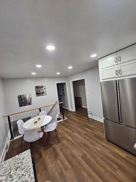 Building Photo - 822 Brownwood Dr NW