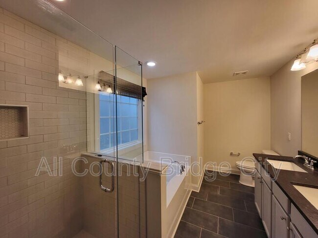 Building Photo - 216 Meritage St