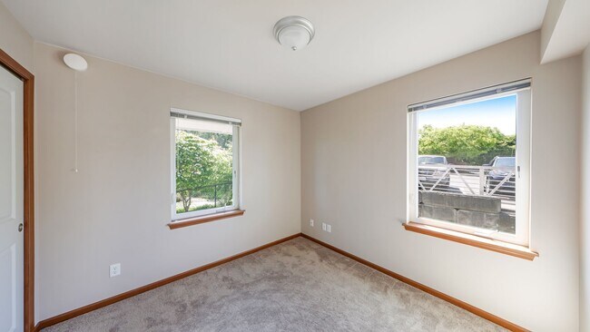 Building Photo - 3614 Portage Ln