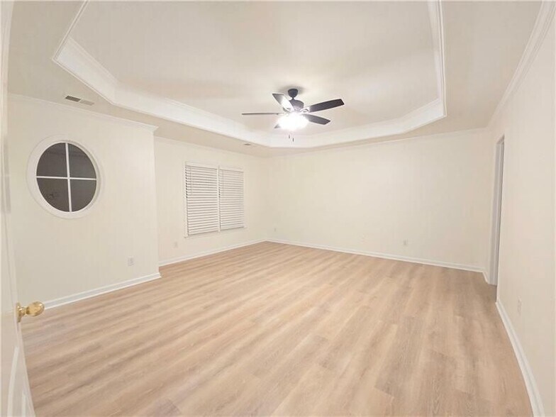 Building Photo - 12592 Waterside Dr