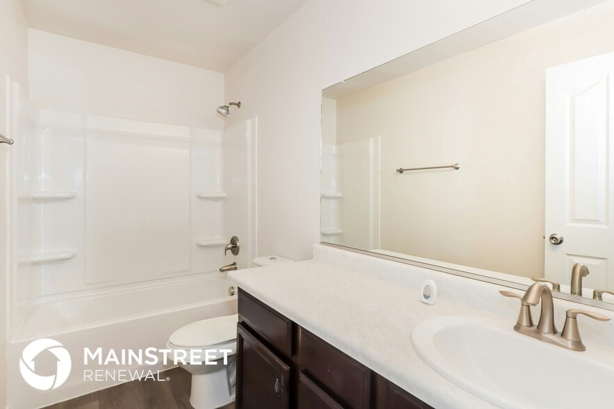 Building Photo - 1027 E Madera Grove Ln