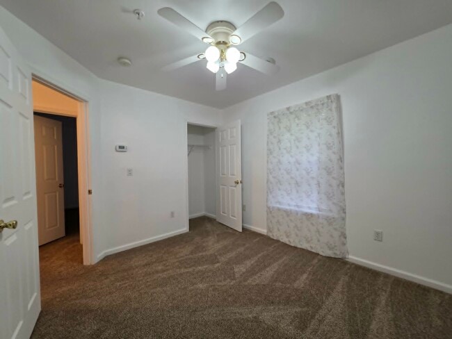 Building Photo - 1011 Granite Ct