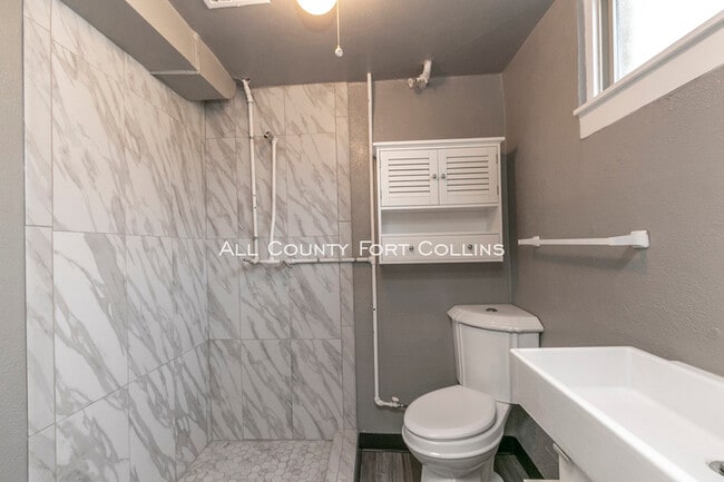 Building Photo - Upscale Glenmere Park Bungalow