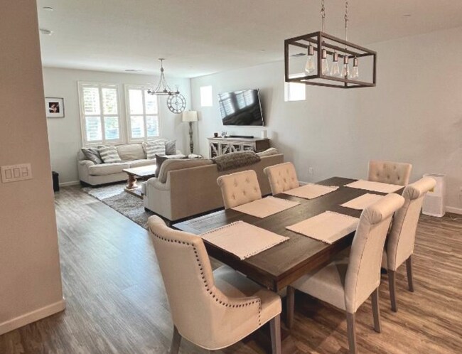 Building Photo - Stunning 4/2.5 (Solar/EV Plug In) Natomas!  Please read entire ad for viewings!