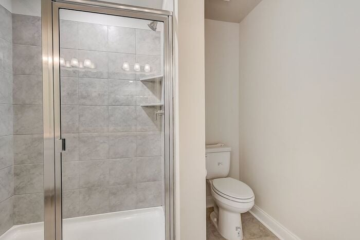 Building Photo - 1001 Lifford Ln