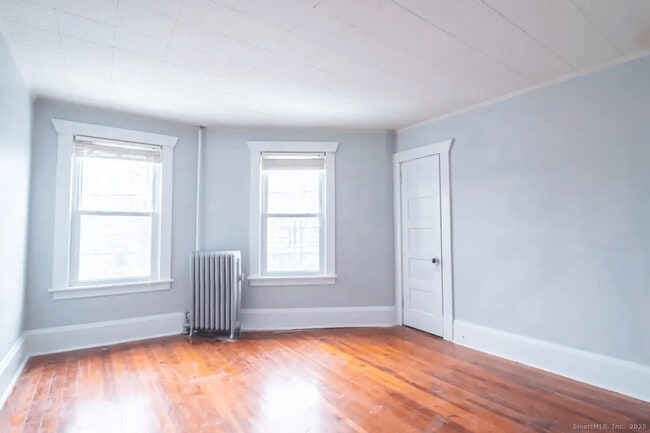 Building Photo - 62 Montauk Ave