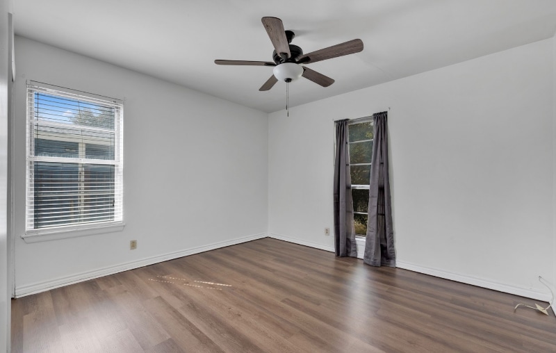 Building Photo - 318 Avalon St