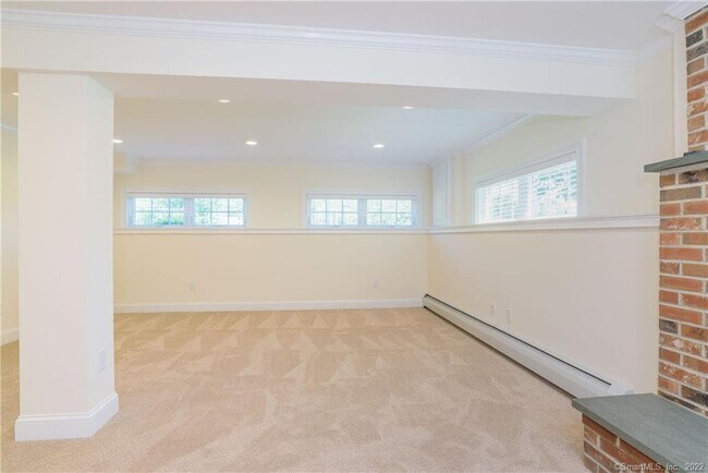 Building Photo - 5 Mendes Rd