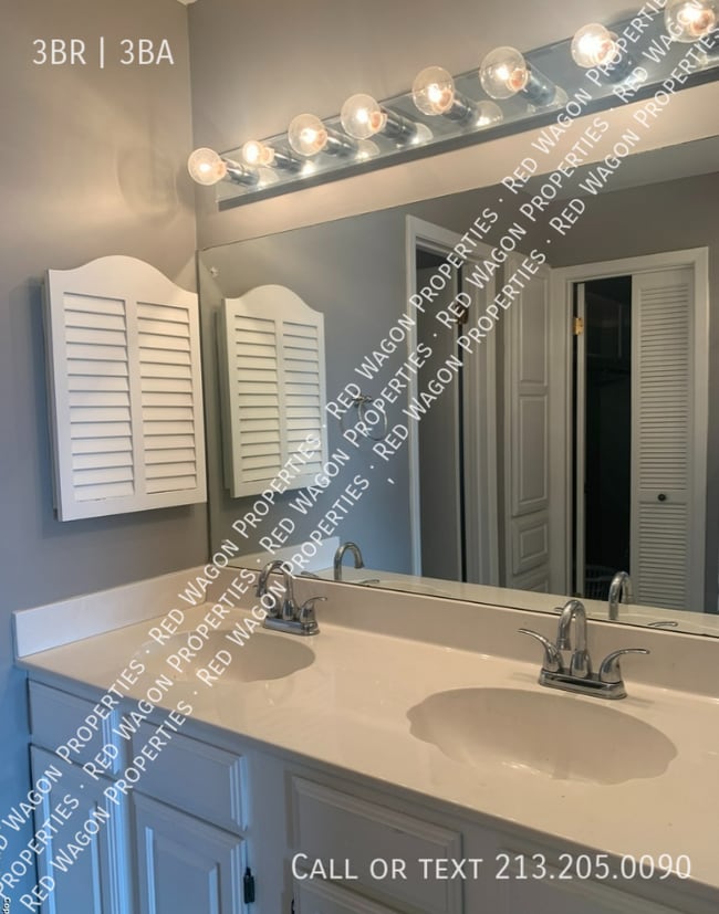 Building Photo - 5838 Royal Bend