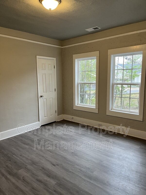 Building Photo - 2129 Pike Rd